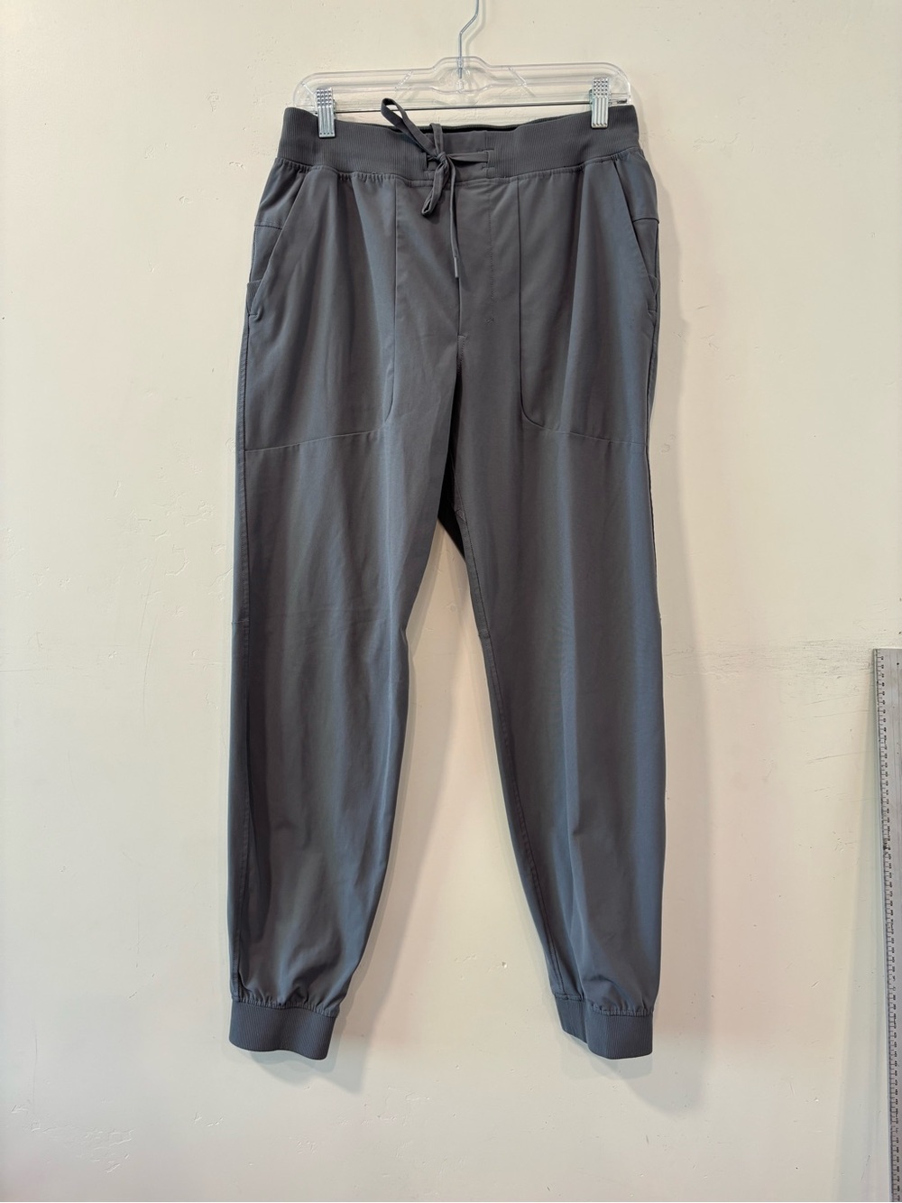 Lululemon Men's ABC Jogger Pants in Asphalt Grey Color Size L Golf Gym